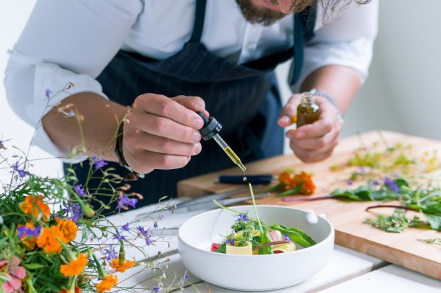 Come sarà il 2021 della ristorazione: prodotti, tecniche e visioni di chef e giornalisti